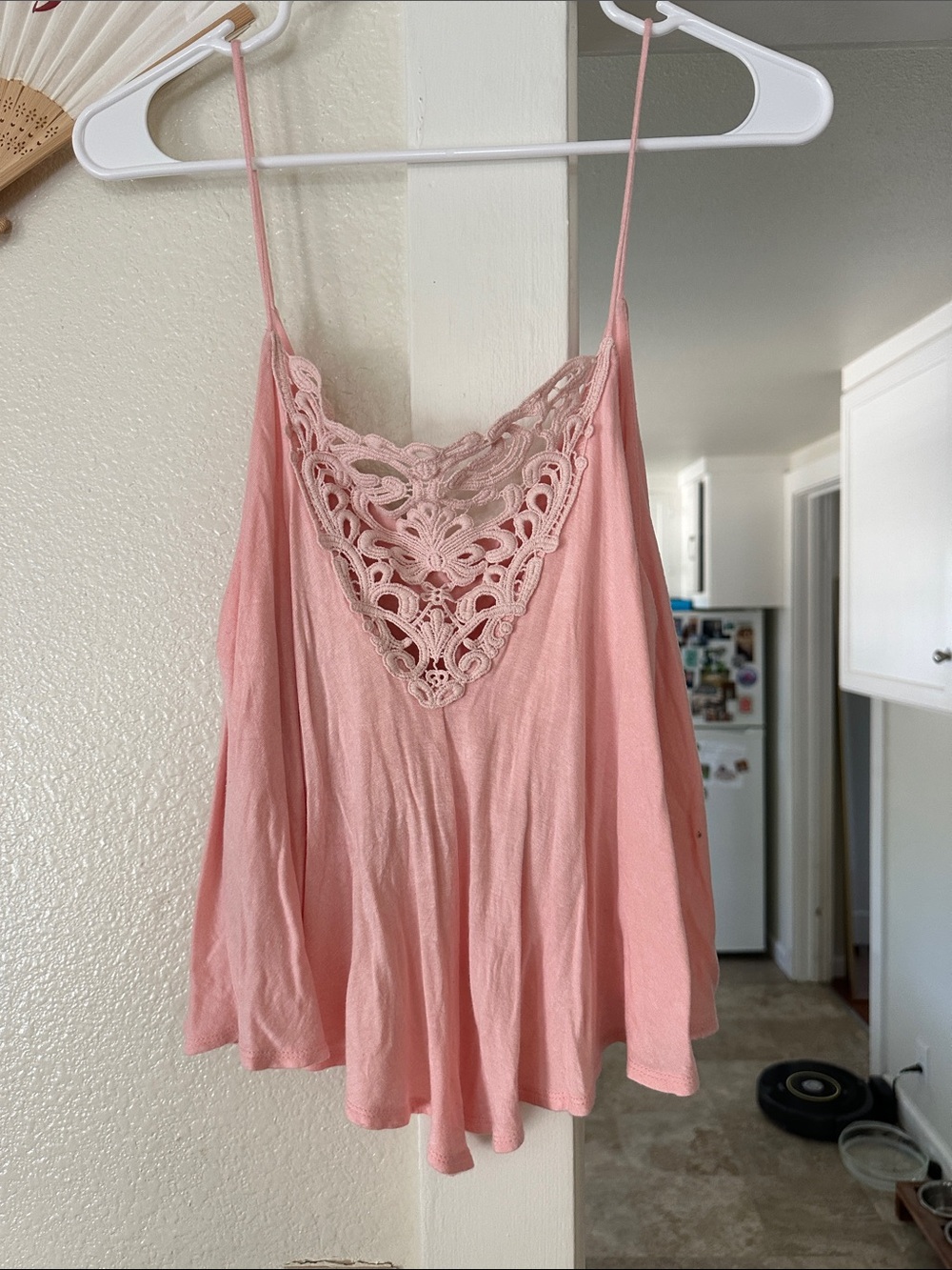 Adorable peach flowy tank top. Medium